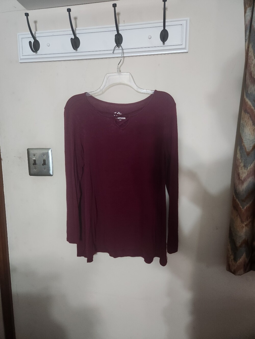 🎉 Girls: Maroon Long Sleeve